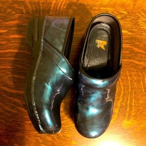Women’s Dansko clogs